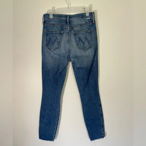 MOTHER The Vamp Fray Natural Born Trouble Distressed Denim Jeans - Picture 3 of 10